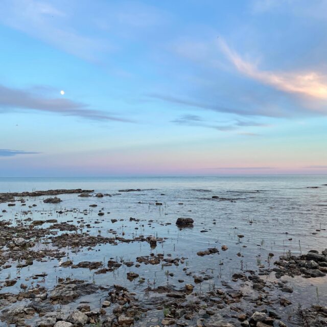 Full moon, pink sky, calm waters. Easing into the weekend. This isn’t the Beaver Valley, but our rivers and streams and lakes are all connected. #GreyBruce